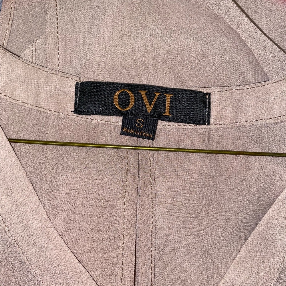 Tan blouse - Picture 4 of 4